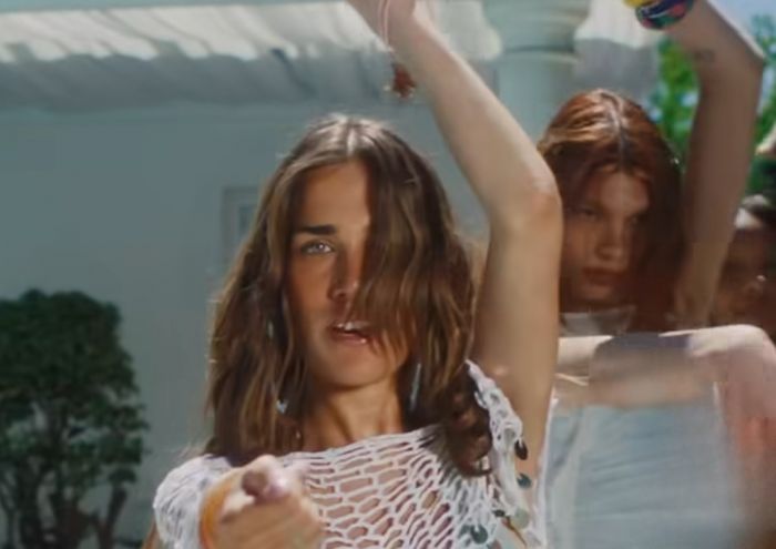 Clara porta il suo pop tra le mura della storia: l’11 luglio il concerto al Castello di San Giusto 