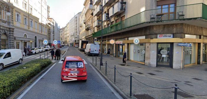 Maxi furto da decine di migliaia di euro in un appartamento di via Giulia