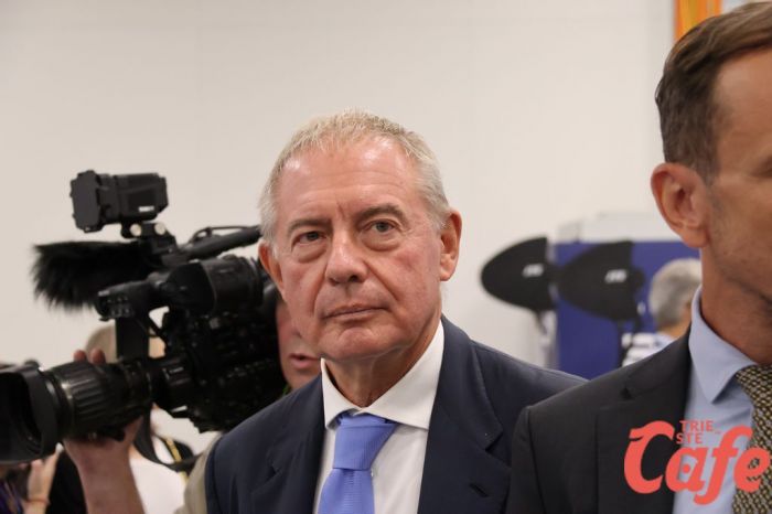 Bat, Ministro Urso a Trieste: "Un esempio di quanto accade nel nostro Paese"
