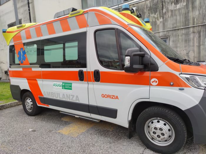 Fvg, si tuffa nel torrente e si infortuna