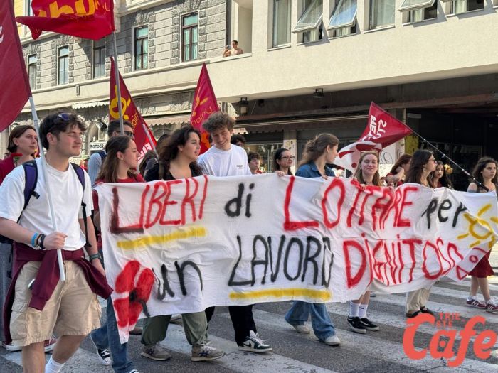 Corteo a Trieste per il 1 maggio, 'più sicurezza sul lavoro' (FOTO)