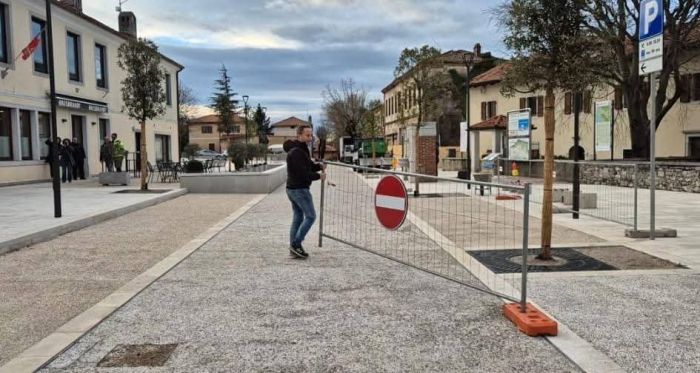 Nuova vita per la piazza di Aurisina: riaperta e pronta per l’inaugurazione