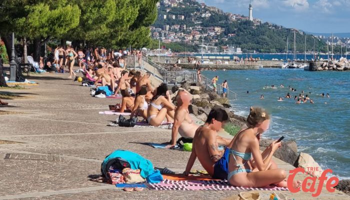 Pineta di Barcola, turiste chiedono docce e servizi: “Così Trieste non fa una bella figura”