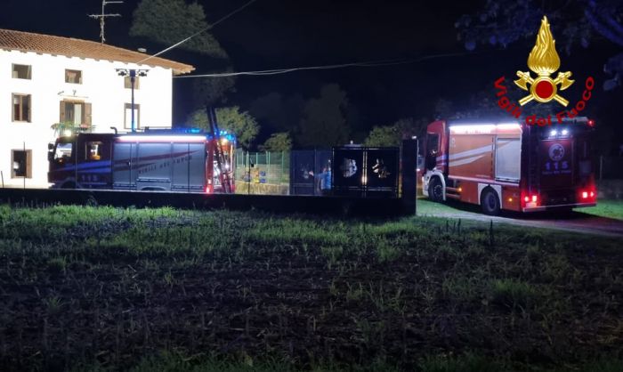 Fvg, incendio ad un locale adibito a garage e lavanderia: prontamente sul posto i Vigili del Fuoco