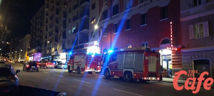 Intervento dei Vigili del Fuoco in via del Coroneo: nessun incendio, solo sicurezza prudenziale