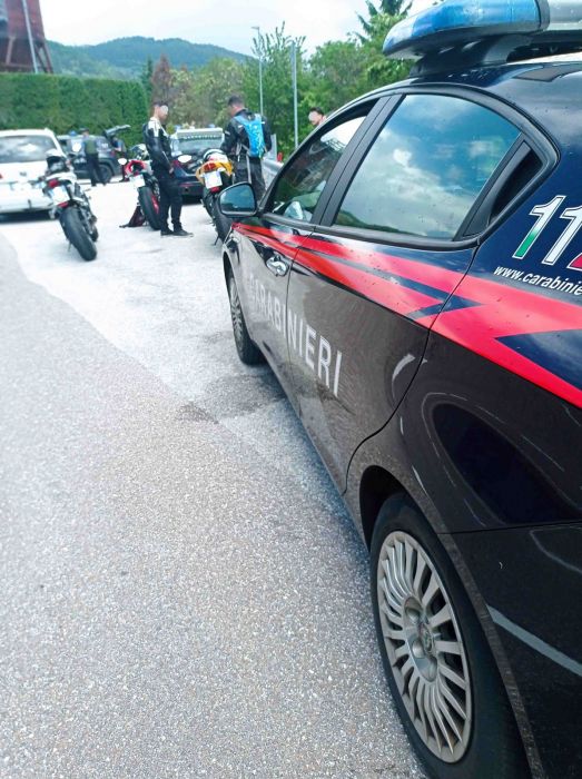 Maltrattamenti sulla moglie davanti al figlio minore: arrestato a Trieste pregiudicato del ’79
