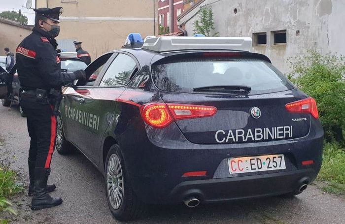 Afferra al collo un operatore sanitario al Centro Asugi di piazza Canestrini: arrestato