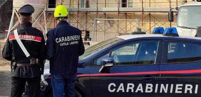 Droga, documenti falsi e divieti violati: i carabinieri stringono il cerchio nei locali aTrieste
