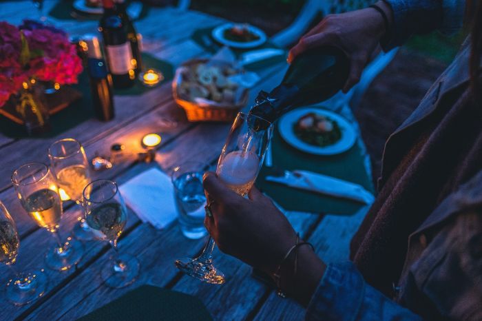 Francia: nel 2023 crollate del 20,7 per cento le vendite di champagne