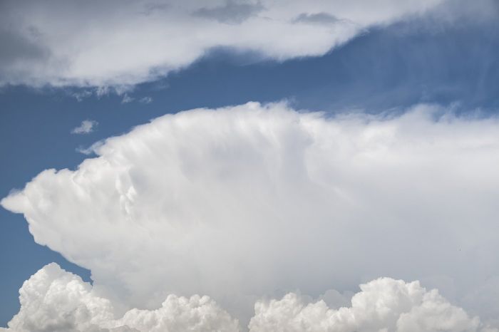 Il meteo di sabato 6 luglio 2024, cielo poco nuvoloso