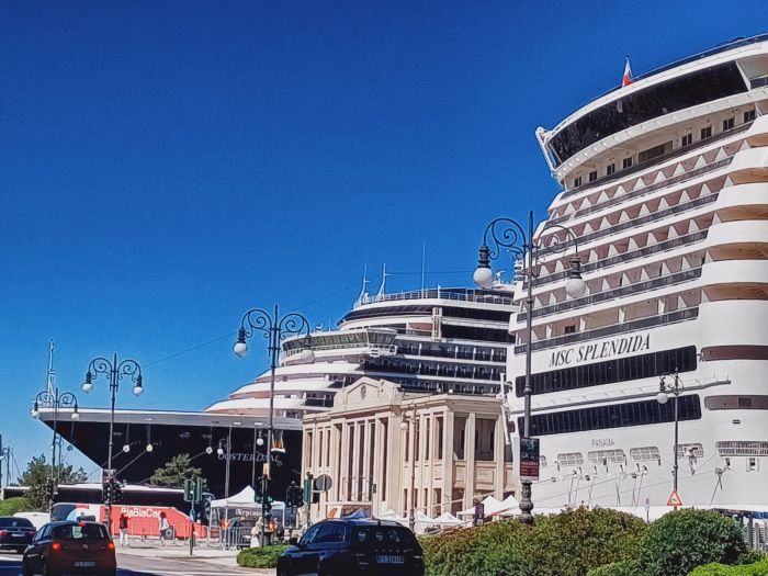 Trieste salpa con la MS Hamburg: parte ufficialmente la stagione crocieristica 2025