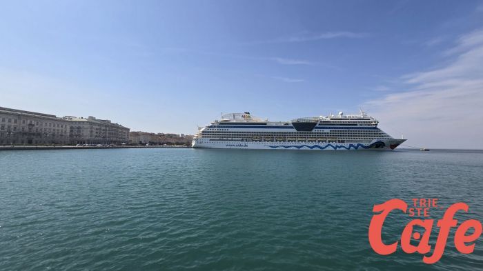 Trieste capitale delle crociere: lunedì Crystal Serenity e Aida Blu pronte a illuminare il porto