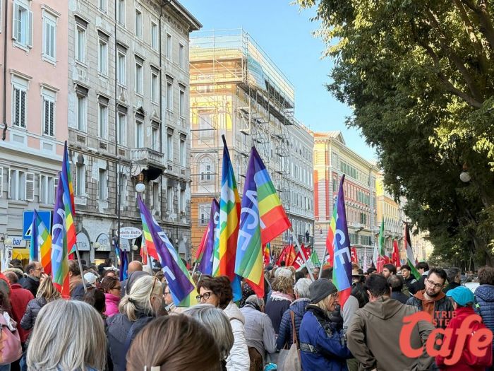Corteo per Gaza, la segnalazione di un lettore: “In duemila bloccano Trieste, povera città”