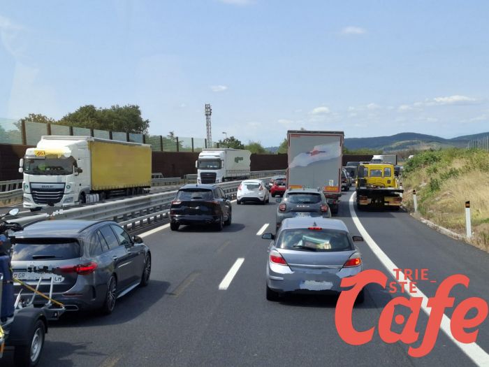 Incidente al Lisert, si schianta contro il guard-rail 