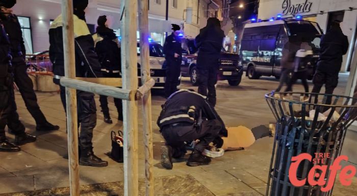 Malore improvviso a Trieste: donna soccorsa in Largo Barriera dalle forze dell’ordine