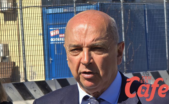 Natale, Dipiazza: ‘Trieste invasa dai turisti, ma l’online minaccia i negozi locali’ (VIDEO)