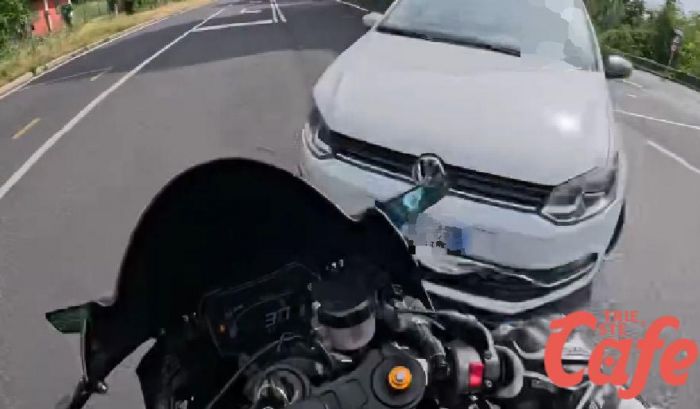 Via Commerciale, Polo manca la precedenza ad una a Yamaha R7: quasi 3 mila euro di danni alla moto! (VIDEO)