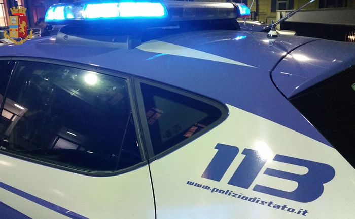 Terrore nella notte in via Rigutti, giovane violentata e rapinata 