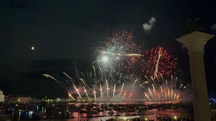  Festa del Redentore, spettacolo pirotecnico in Bacino San Marco:  incanto per 100 mila (FOTO - VIDEO)