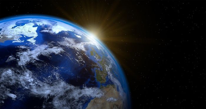 Una forte tempesta geomagnetica ha colpito la Terra stanotte