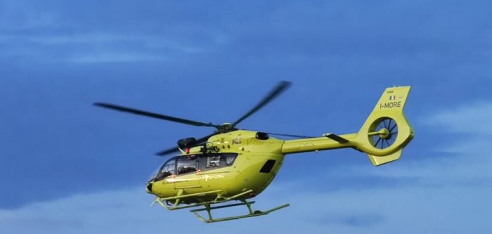 Fvg, cadono mentre sciano in montagna: uomo e donna elitrasportati all'ospedale 