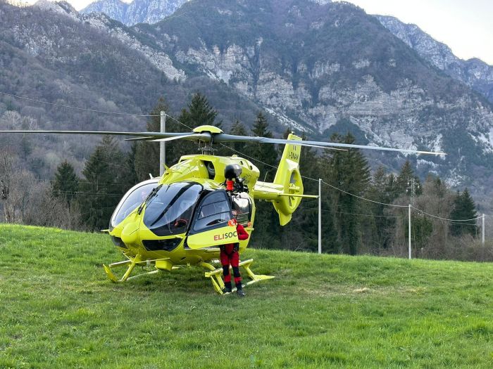 Infarto improvviso tragedia nei boschi sopra Claut: giovane muore durante il lavoro