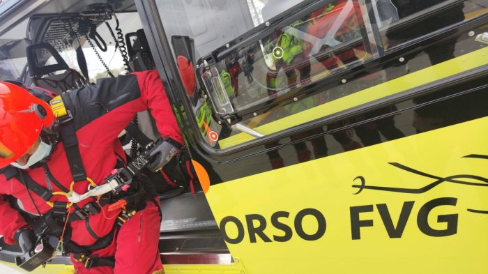 Fvg, cade accidentalmente da un ponte: 65enne elitrasportato in codice rosso 