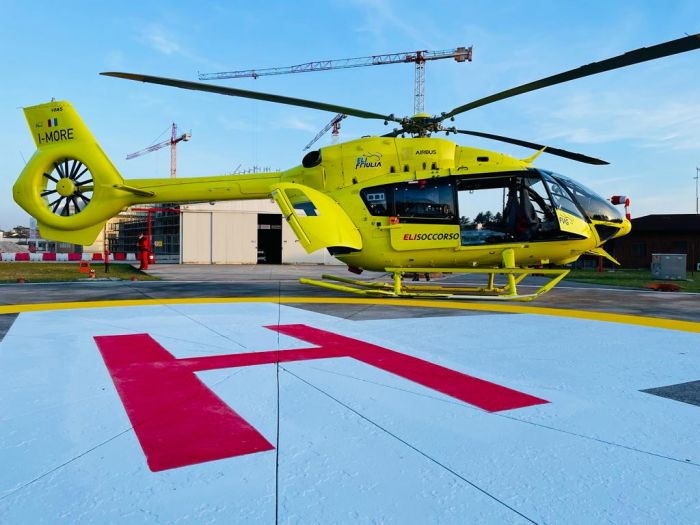 Inizia a piovere mentre è in gita in montagna, chiama l'elisoccorso per il recupero 