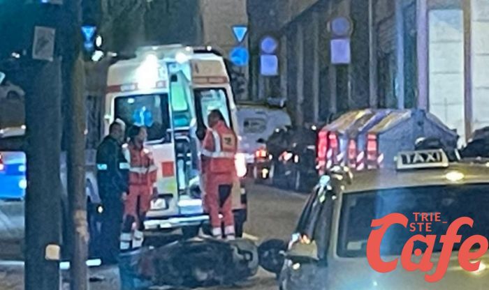 Scontro in via Pascoli tra uno scooter ed un'auto: rider all'ospedale (FOTO) 
