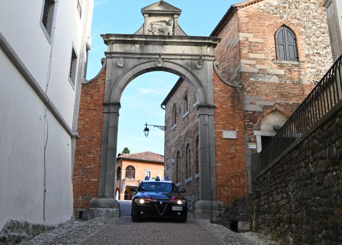 Evade dai domiciliari, i Carabinieri lo rintracciano a Udine e lo arrestano di nuovo