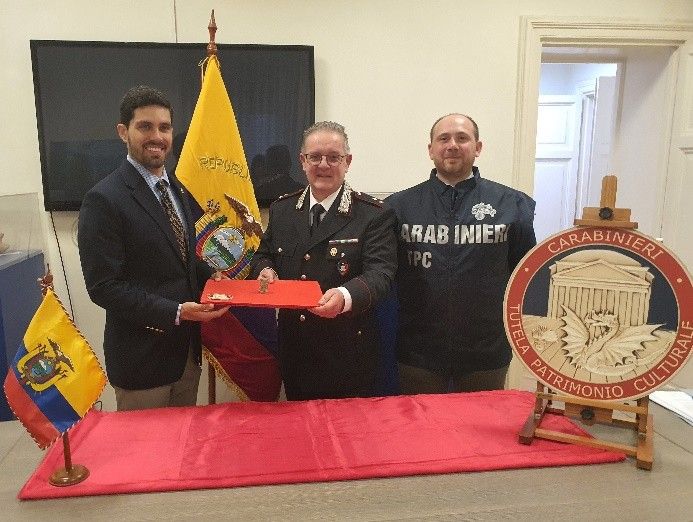 Una pintadera precolombiana torna in Ecuador: operazione dei Carabinieri TPC Fvg