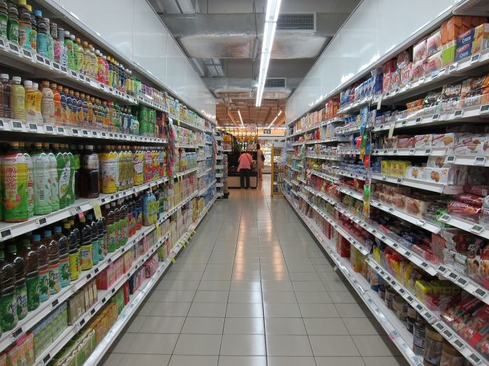 Valmaura, accusato ingiustamente di furto: triestino umiliato fuori da un supermercato