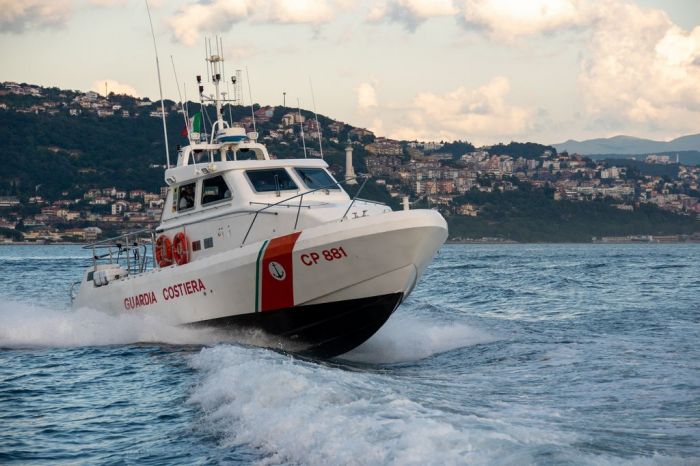 Granchi blu in doppiofondo furgone, maxi sequestro in autostrada