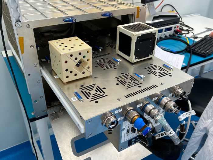 Trieste nello spazio: il microsatellite modulare in plastica dell'Università arriva sulla ISS