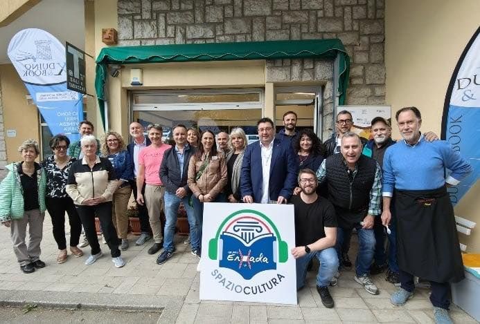 “Ogni libro è creatura viva”: torna Libri e Vini in Piazzetta tra il Carso e il mare