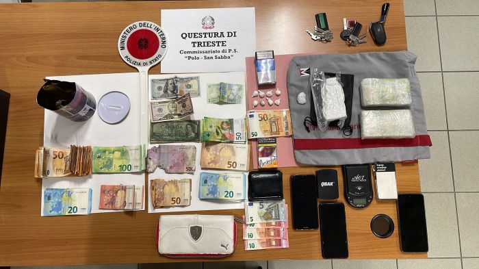 Valmaura centrale cittadina dello spaccio: in casa maxi quantitativo di droga e fiumi di euro 