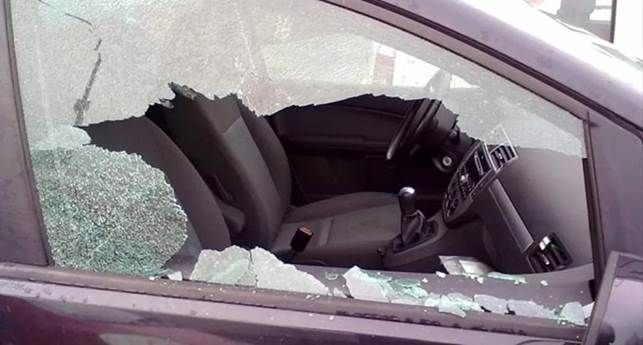 Continui  furti con danneggiamento su auto in sosta e prelievi fraudolenti con carte di credito: ARRESTATA!