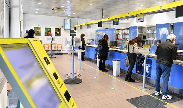 Poste Italiane, in FVG il turno si prenota anche al telefono: meno attese agli sportelli