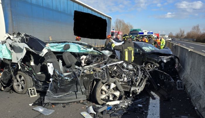 Schianto in A4: auto contro camion, chiuso l’ingresso di San Stino di Livenza per Venezia