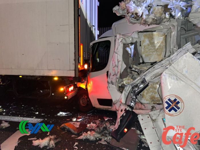 Passante di Mestre, incidente con mezzi pesanti nella notte, un ferito