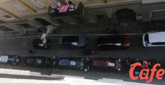 Scontro in via Crispi, traffico in tilt nel tardo pomeriggio