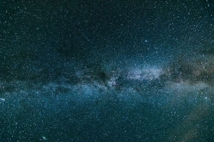 Sabato sera nei cieli di Trieste: avvistata scia verde luminosa, si pensa a una meteorite