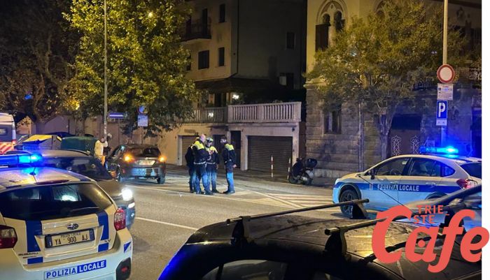 Viale Miramare, scontro auto-scooter nel pomeriggio 