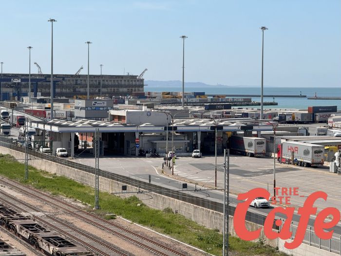 I lavoratori dei porti di Trieste e Monfalcone salutano Zeno D'Agostino