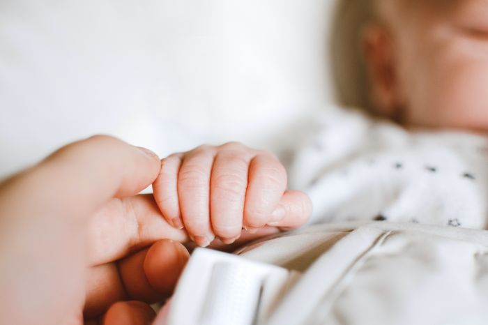 Fvg, neo mamma sta per partorire in casa: infermiere al telefono la segue passo passo.. Poi il lieto evento! 