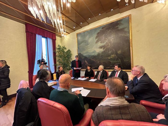 Petizione pro pineta di Cattinara e Burlo  consegnata al Consiglio regionale