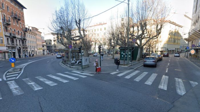 Risse in piazza Garibaldi, proposta: “Via tavolini e dehors, stop assembramenti sui marciapiedi”
