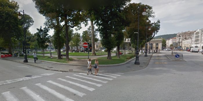 Tentata rapina in piazza Libertà, afghani colpiscono connazionale per rubare cellulare
