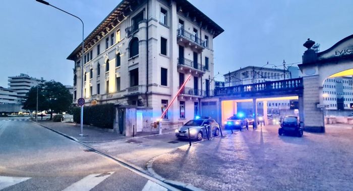 Arrestati minori egiziani non accompagnati: continue rapine, minacce con coltelli e bastoni e furti in Fvg