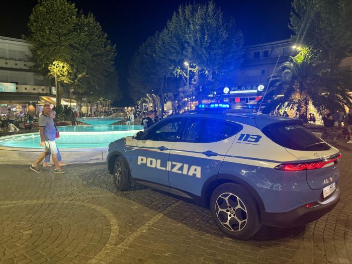 Droga, violenza e disordini: l’estate 2025 a Lignano raccontata nei numeri imponenti della polizia